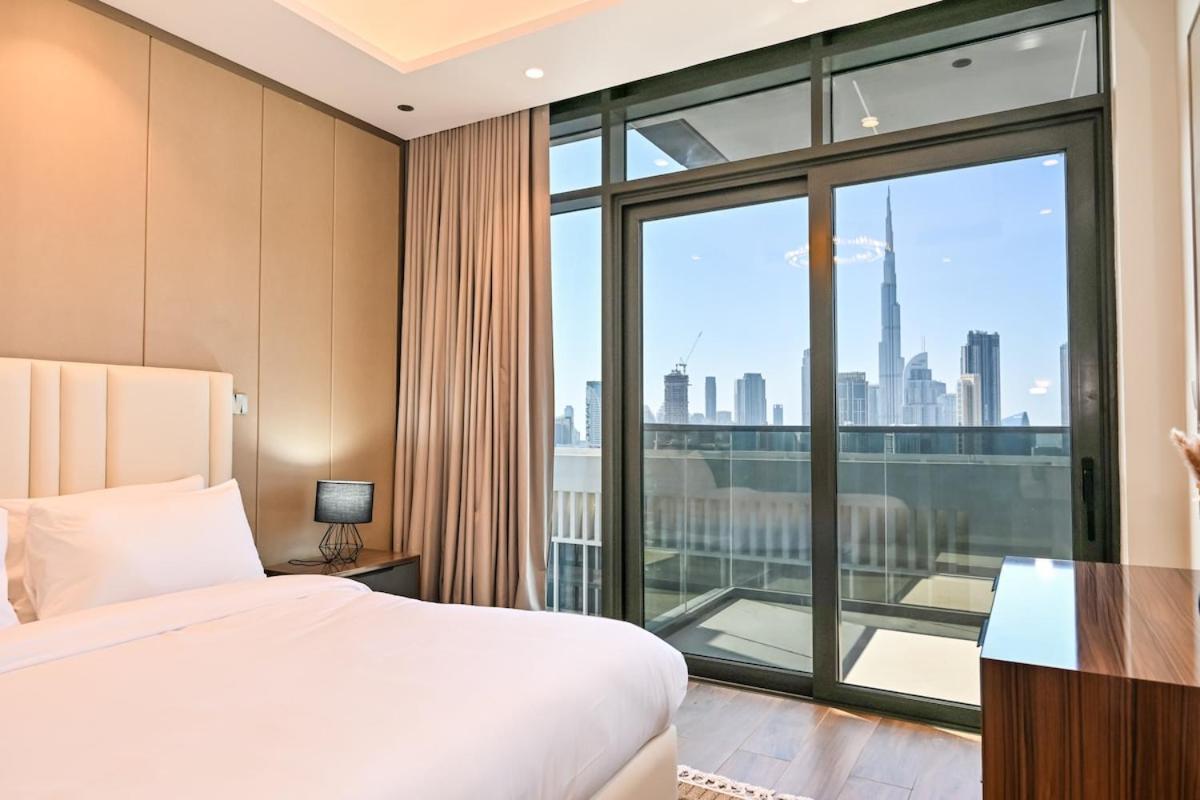 Stunning 1 Bdr Luxury With Burj Khalifa View * Dubai