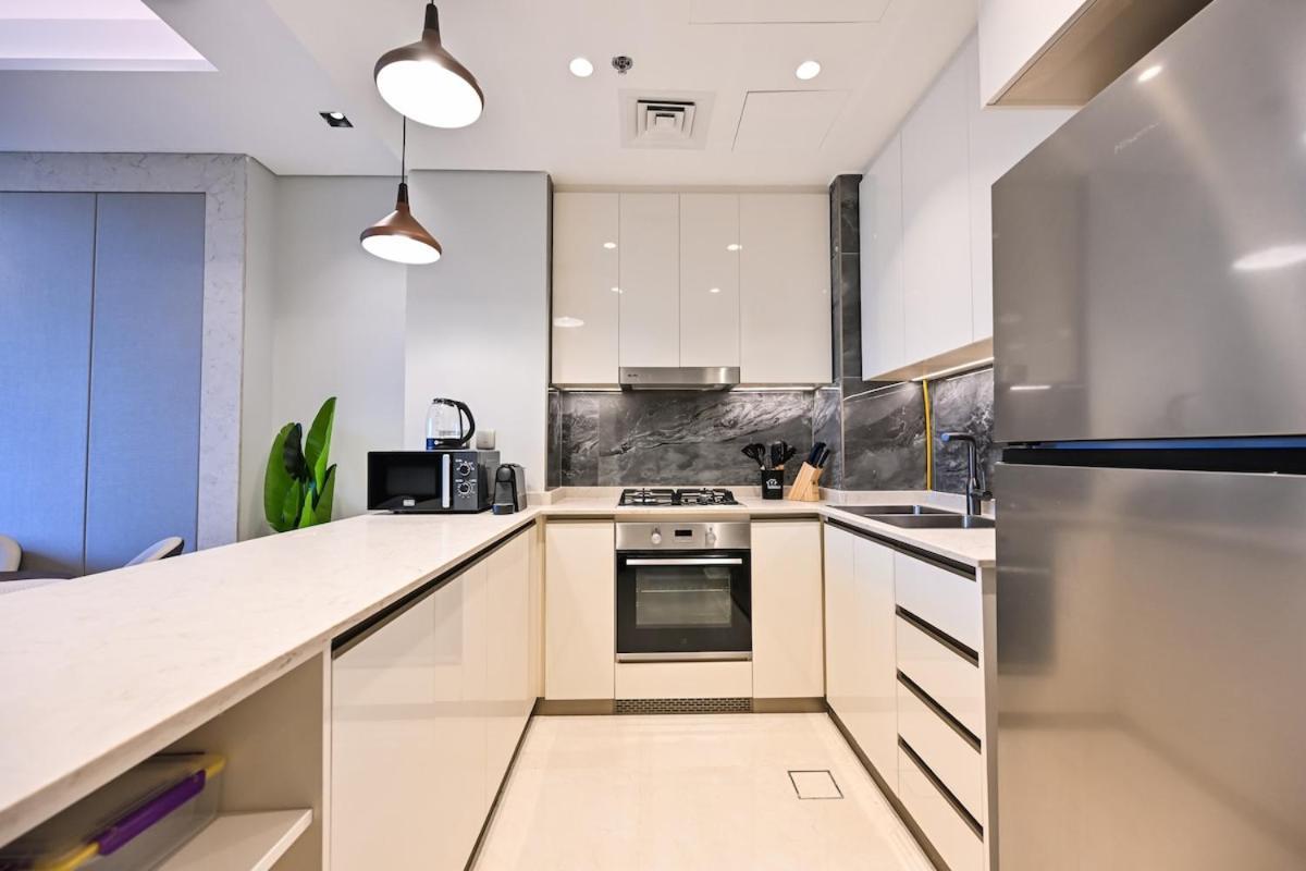 Stunning 1 Bdr Luxury With Burj Khalifa View * Dubai