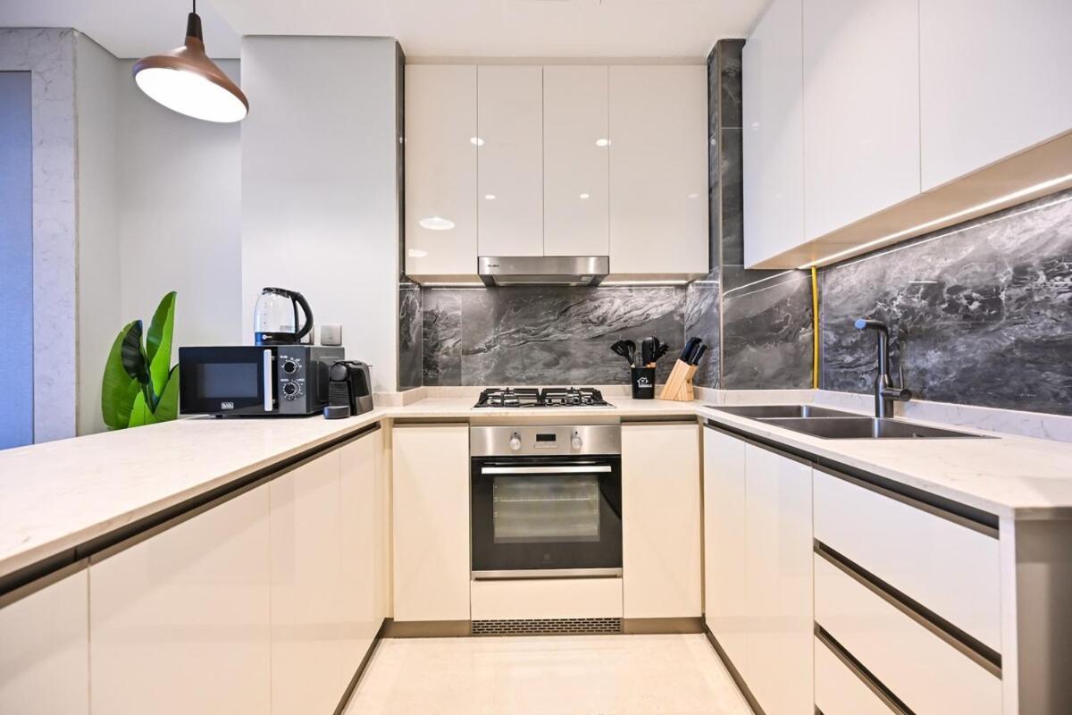 Stunning 1 Bdr Luxury With Burj Khalifa View Apartment Dubai
