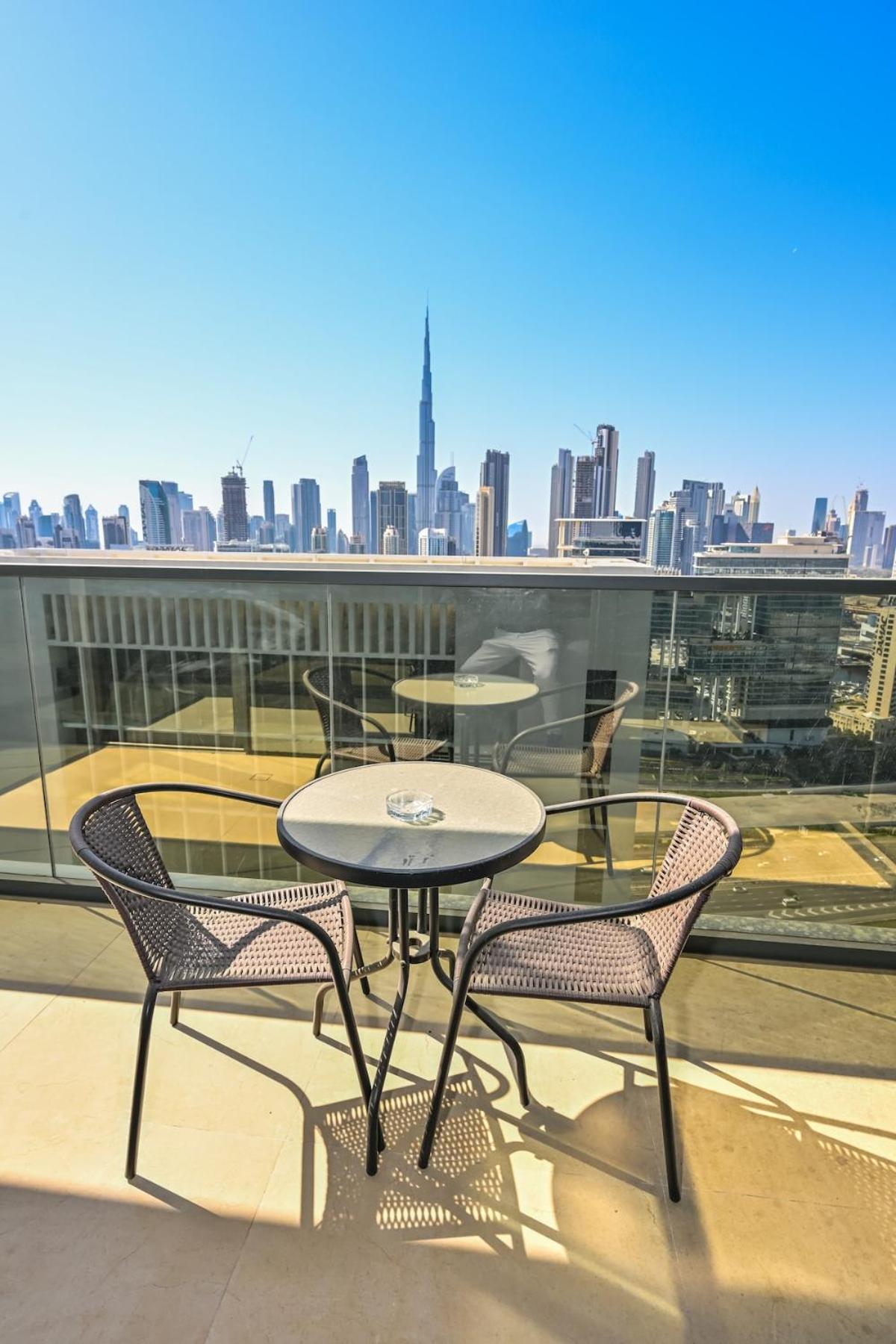 Stunning 1 Bdr Luxury With Burj Khalifa View Apartment
